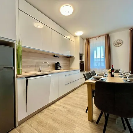 Silver Lux Apartment *