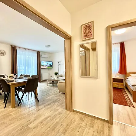 Silver Lux Apartment Sarvar